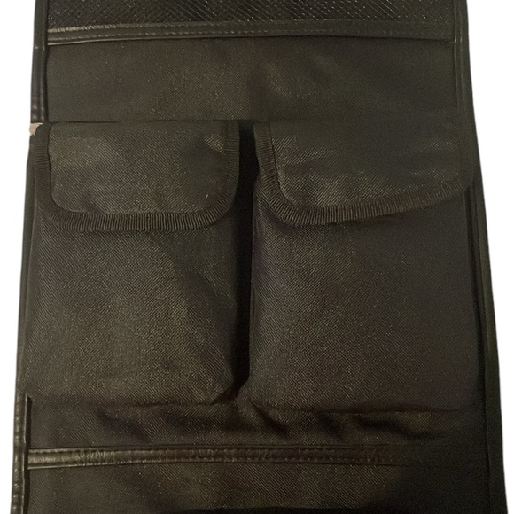 New G.H. Bass & Co. The Rugged And Ready Men’s  Hanging Toiletry No 2 Travel Kit - Picture 4 of 10